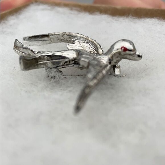 Vintage silver tone bird pin / brooch - Picture 5 of 8
